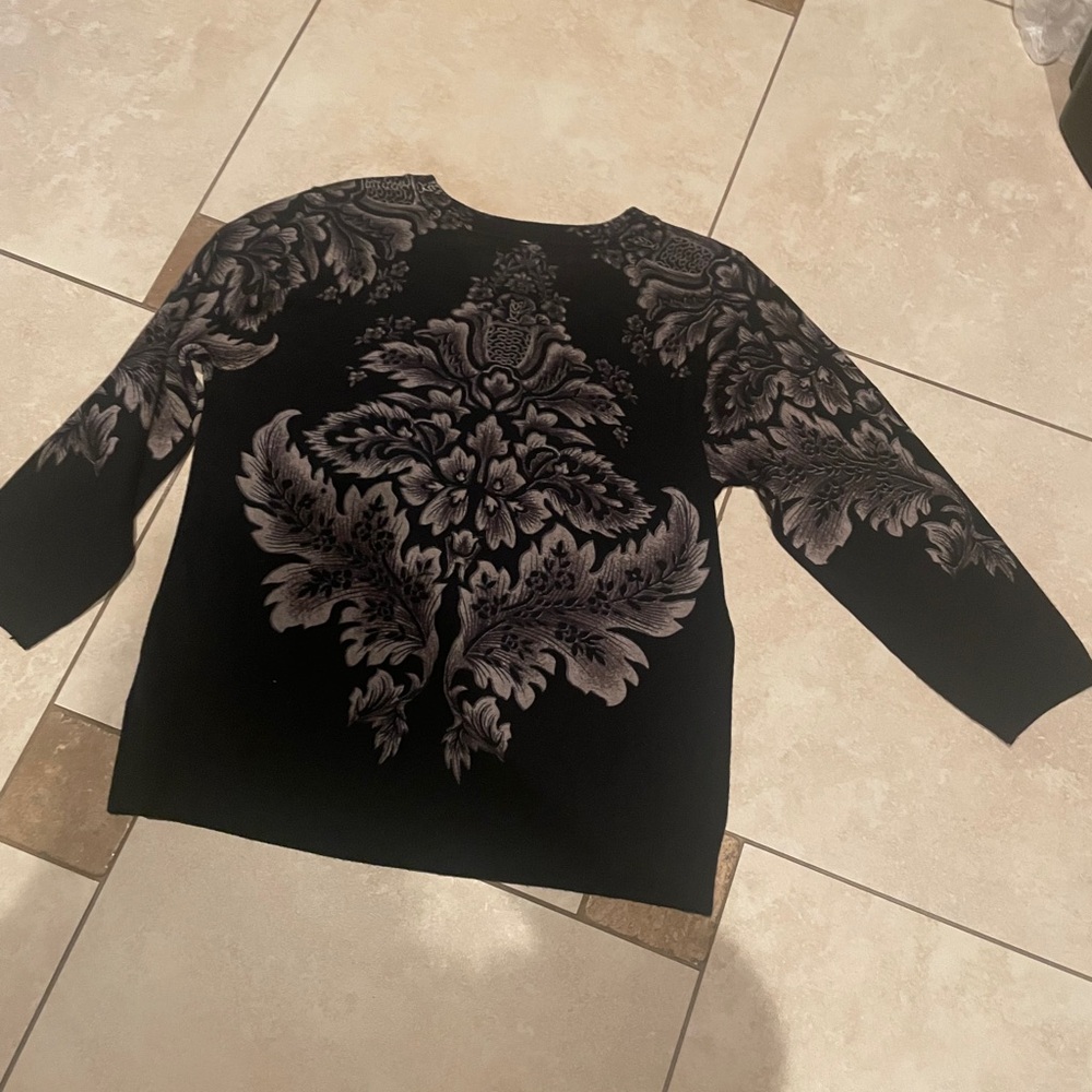 Women's Top - Picture 3 of 3
